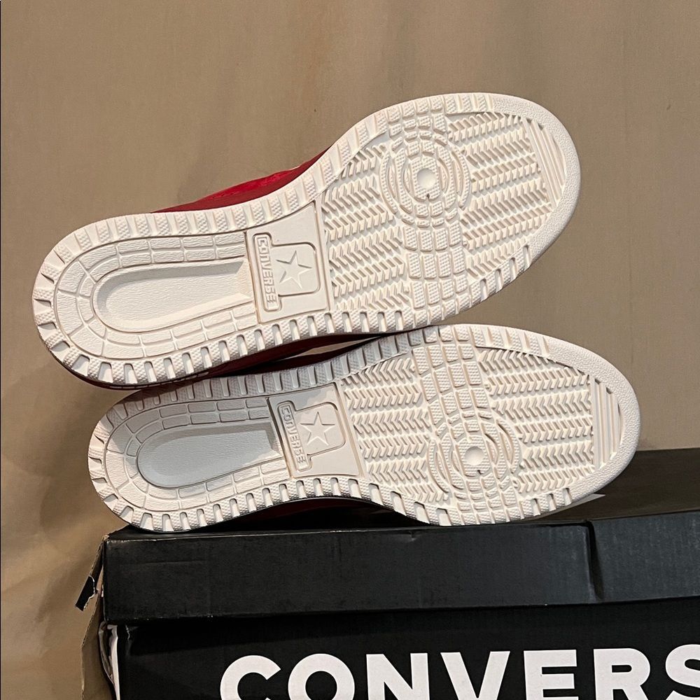Converse Fastbreak Mid Red White Sneakers Mens 9.5 NWT Classic Retro Basketball - Picture 7 of 7